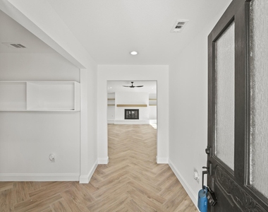 10722 Lynbrook Drive - Photo Thumbnail 2