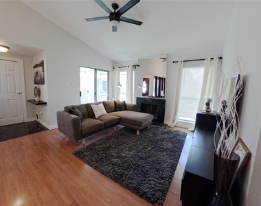 1881 Bering Drive - Photo Thumbnail 18