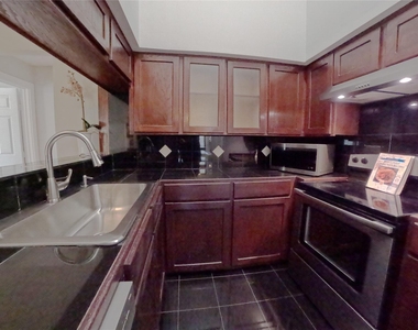 1881 Bering Drive - Photo Thumbnail 16