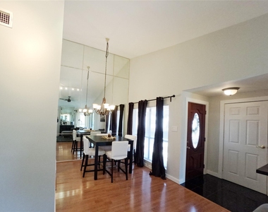 1881 Bering Drive - Photo Thumbnail 8