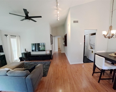1881 Bering Drive - Photo Thumbnail 9