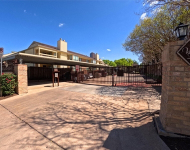1881 Bering Drive - Photo Thumbnail 36