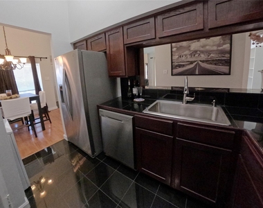 1881 Bering Drive - Photo Thumbnail 15