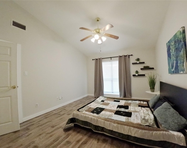 1881 Bering Drive - Photo Thumbnail 25