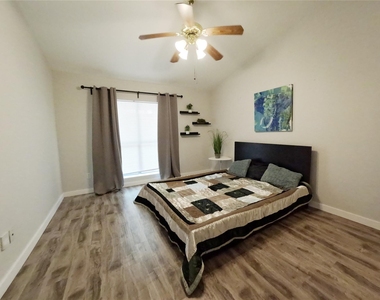 1881 Bering Drive - Photo Thumbnail 23