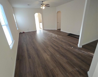 6702 Castle Terrace Court - Photo Thumbnail 5