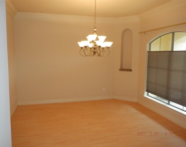1903 Spring Cedar Lane - Photo Thumbnail 4