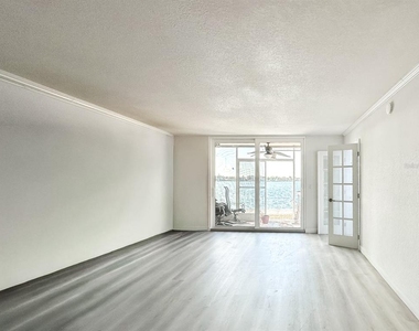 7910 Sun Island Drive S - Photo Thumbnail 7