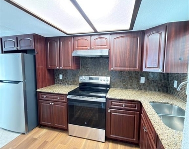 8443 N Grady Avenue - Photo Thumbnail 4