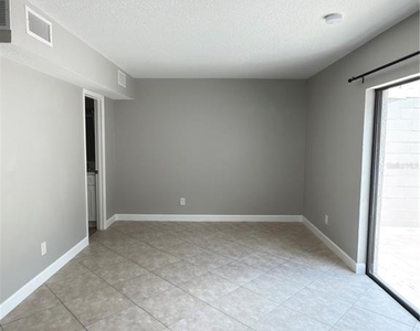 8443 N Grady Avenue - Photo Thumbnail 3