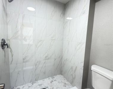 8443 N Grady Avenue - Photo Thumbnail 17