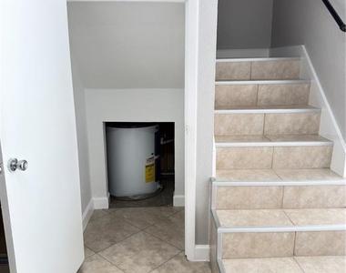 8443 N Grady Avenue - Photo Thumbnail 13
