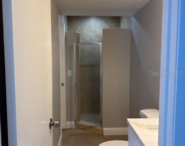 8443 N Grady Avenue - Photo Thumbnail 8