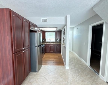 8443 N Grady Avenue - Photo Thumbnail 6