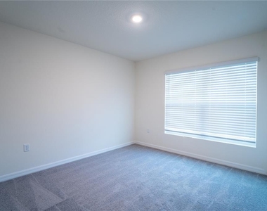 9206 Sapphire Creek Place - Photo Thumbnail 4