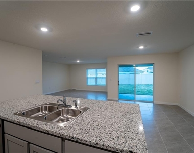 9206 Sapphire Creek Place - Photo Thumbnail 9