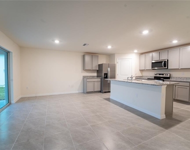 9206 Sapphire Creek Place - Photo Thumbnail 10