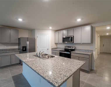 9206 Sapphire Creek Place - Photo Thumbnail 7