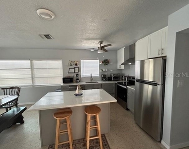 6901 Gulf Winds Drive - Photo Thumbnail 13