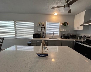 6901 Gulf Winds Drive - Photo Thumbnail 16