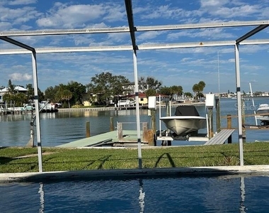 6901 Gulf Winds Drive - Photo Thumbnail 8