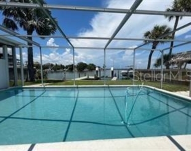 6901 Gulf Winds Drive - Photo Thumbnail 5