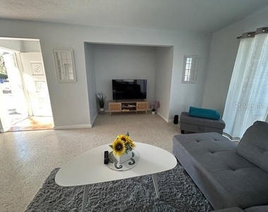 6901 Gulf Winds Drive - Photo Thumbnail 9