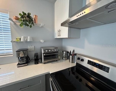 6901 Gulf Winds Drive - Photo Thumbnail 19