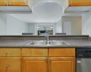 12293 Sailwinds Drive - Photo Thumbnail 17