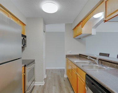 12293 Sailwinds Drive - Photo Thumbnail 16