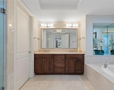 300 Beach Drive Ne - Photo Thumbnail 15