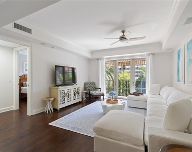 300 Beach Drive Ne - Photo Thumbnail 5