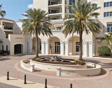 300 Beach Drive Ne - Photo Thumbnail 12