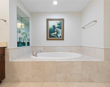 300 Beach Drive Ne - Photo Thumbnail 17