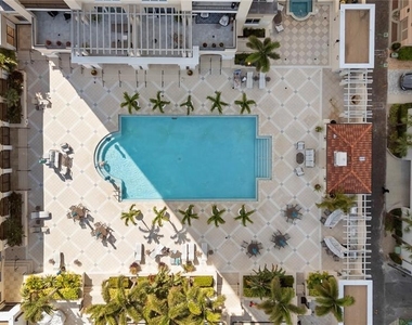 300 Beach Drive Ne - Photo Thumbnail 24