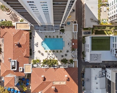 300 Beach Drive Ne - Photo Thumbnail 25
