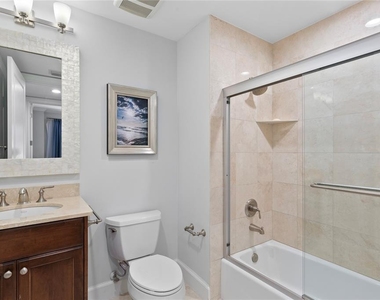 300 Beach Drive Ne - Photo Thumbnail 21
