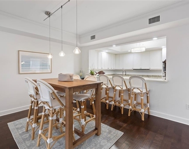 300 Beach Drive Ne - Photo Thumbnail 9