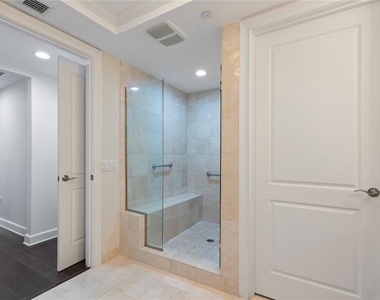 300 Beach Drive Ne - Photo Thumbnail 16