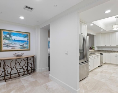 300 Beach Drive Ne - Photo Thumbnail 8