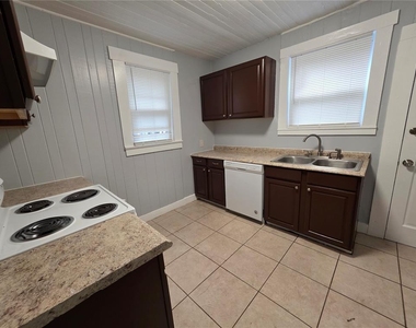 3311 Drew Street - Photo Thumbnail 2