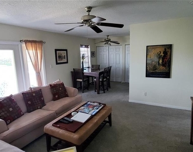 213 Seahorse Drive Se - Photo Thumbnail 5