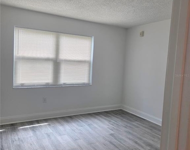 353 S Mcmullen Booth Road - Photo Thumbnail 6