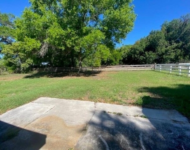 4316 E Knights Griffin Road - Photo Thumbnail 3