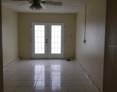 8202 Broward Place - Photo Thumbnail 5
