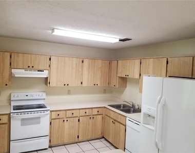8202 Broward Place - Photo Thumbnail 19
