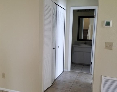 8202 Broward Place - Photo Thumbnail 11
