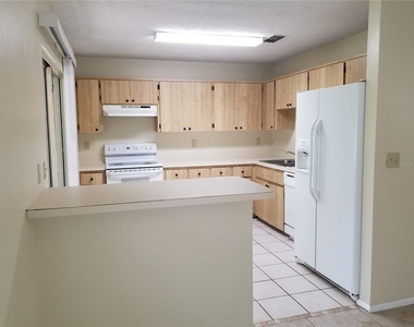 8202 Broward Place - Photo Thumbnail 14