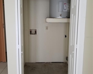 8202 Broward Place - Photo Thumbnail 4