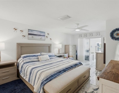 573 Boca Ciega Point Boulevard N - Photo Thumbnail 13